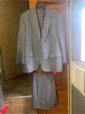 Orbachs Men's Gray Three Piece Suit - Classic Notch Lapel Set 46R